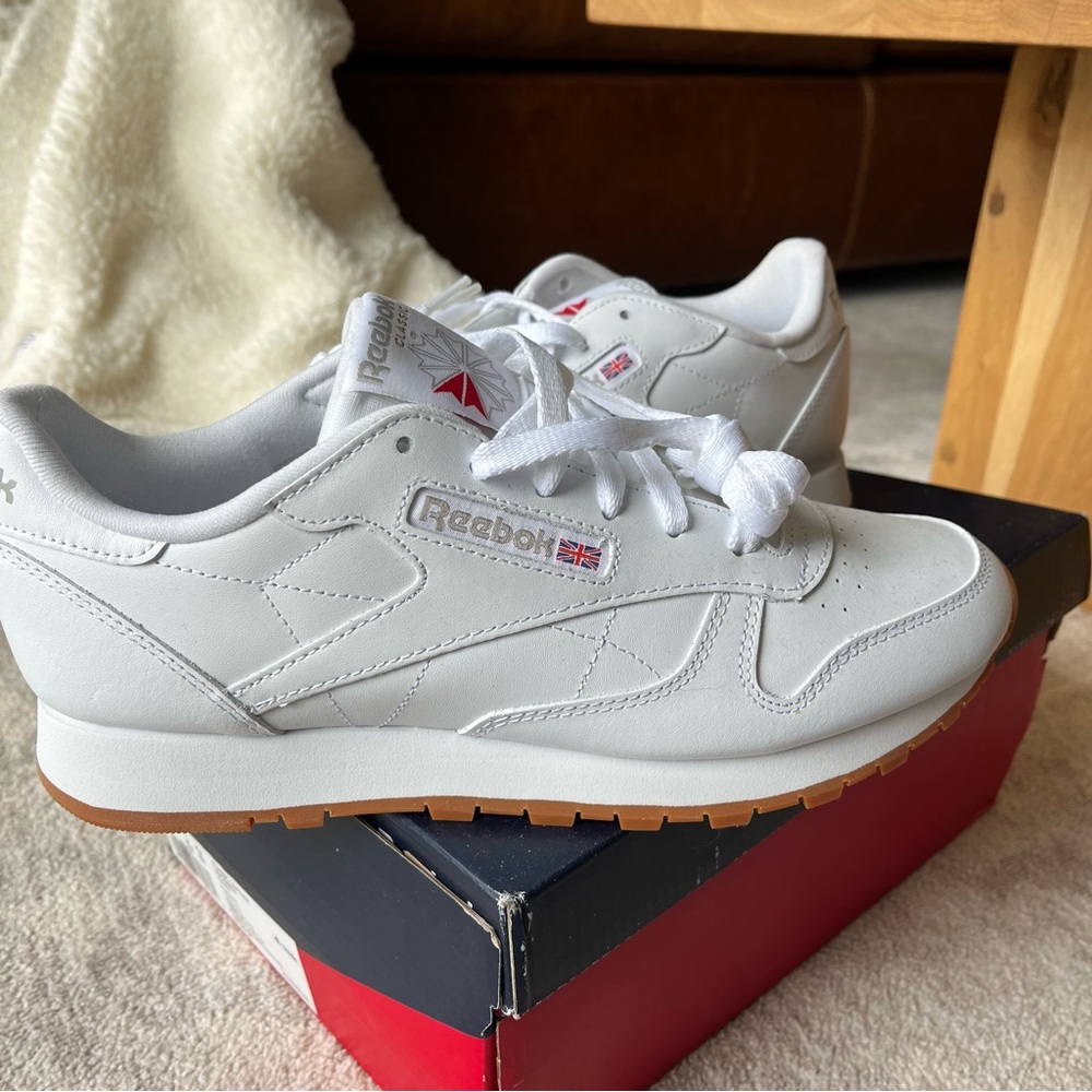 Womens Reebok Classic Leather NTW White / Gum 9.5